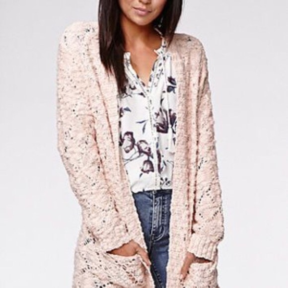 Kendall & Kylie Sweaters - 💕 LOWEST ⬇️Kendall + Kylie Pink Cardigan Size M/L